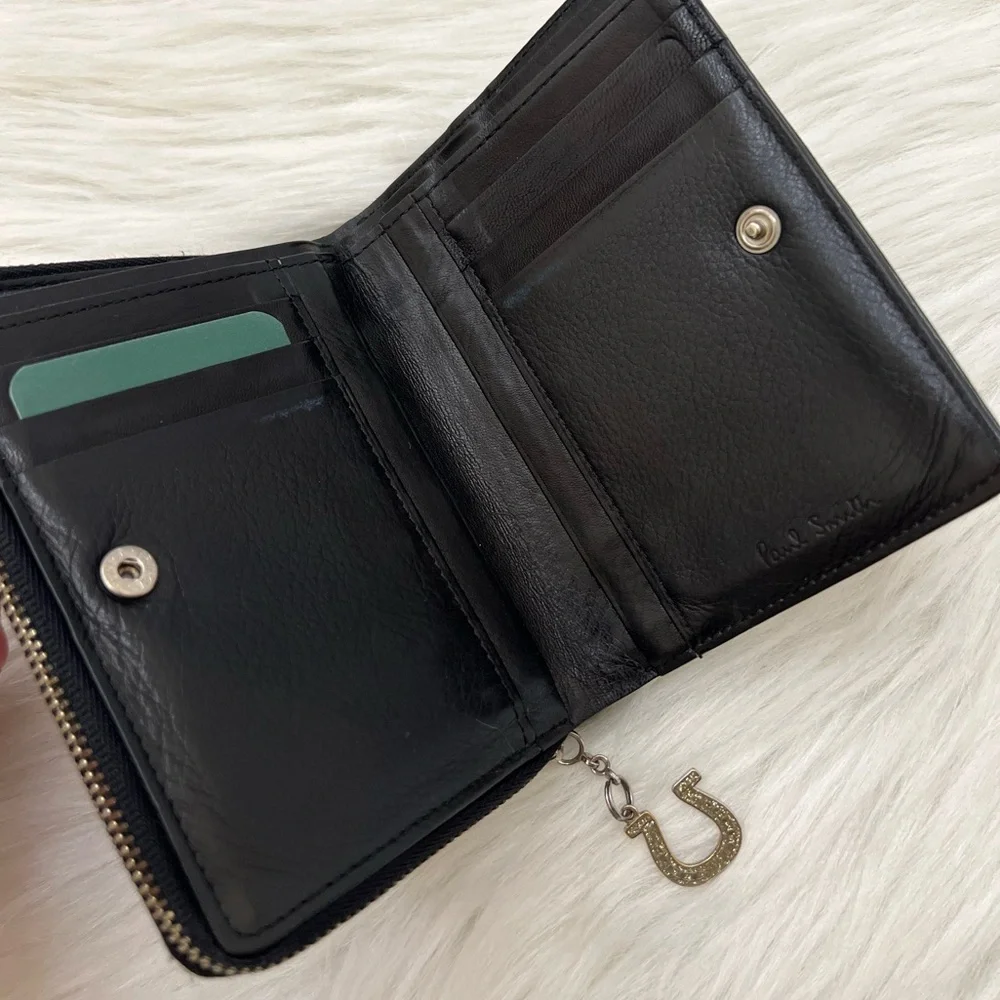 PAUL SMITH - BLACK PATENT LEATHER COMPACT BIFOLD ZIP WALLET